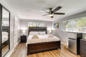 Bright Pinellas Park Getaway w/ Private Pool!