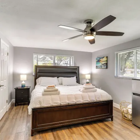 Bright Pinellas Park Getaway w/ Private Pool!