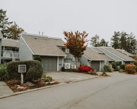 A quiet oceanfront hideaway on the shoreline of Nanoose Bay. Hotels in Nanaimo E