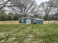 Beautiful 3-bedroom house with WiFi, AC Hotels in Laurel