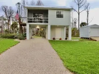 New Listing! King Bed/Ice Machine/Boat Parking Hotels in Steinhatchee