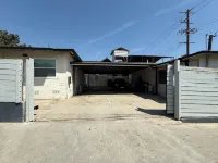 3-bedroom house near downtown Los Angeles with AC, WiFi, parking, & laundry