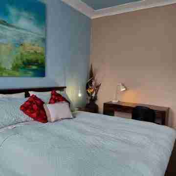 Unit 2 - Lovely, peaceful 1 bedroom unit - Wanda Beach & Cronulla Golf Links Rooms