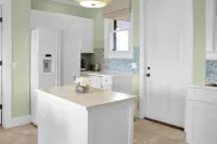 2 Bed 2 Bath Waterfront House located in Schooner Bay, Abaco Hotels in Schooner Bay