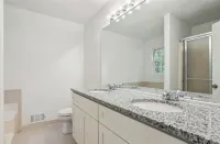 HOME WITH STUNNING VIEWING