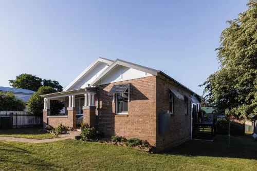 Vera’s of Oberon, a beautiful Californian Bungalow Hotels in Oberon