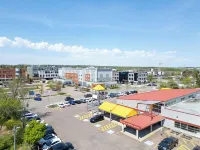 Dieppe Charm Suites, 2 BDRM, Walk to Local Market Hotels in Dieppe