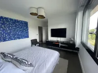 Maison de Charme Avec Jardin au Bouscat Proche Tram Hotels in Le Bouscat