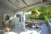 La Pearla Ranch Nashville, 7 bedroom, 8 bath, 9500 sf Log Mansion with pool