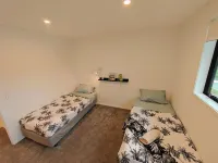 A Quiet Modern / Brand New Gem