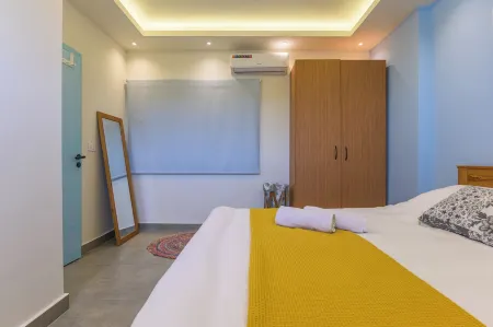 Ebb & Flow Batroun Old Souq Отели в г. Batroun