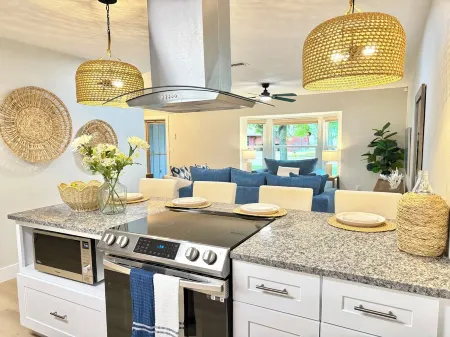 Coastal Bliss Getaway 3.8 Miles to Beach.  Stylish & Coastal Charm Interior