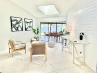 3-bedroom house on the water in brilliant Fort Myers with WiFi, AC. Hotels in Fort Myers Shores