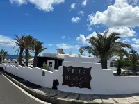 Villa Blanca, Fkk-apartment Nr. 2 in Charco del Palo mit Schwimmbad, Meernähe