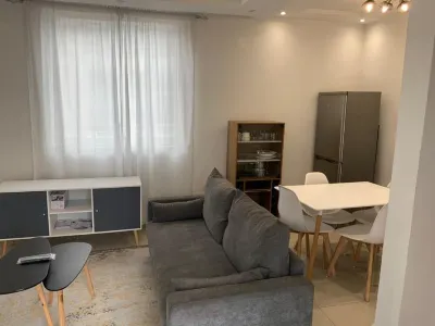 Apparemment Meublé en Plein Centre-ville de Kinshasa. À Côté de Luniversité W.B Hotels in 