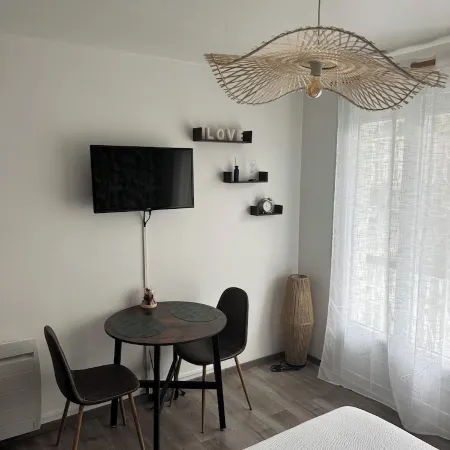 Le tiamo, studio in Morlaix with view of the port and viaduct
