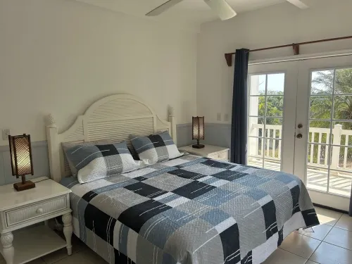 2 bedroom 2 bath condo on Pacific Ocean, steps from a pool, close to surfing. Hotels in Playa Azul