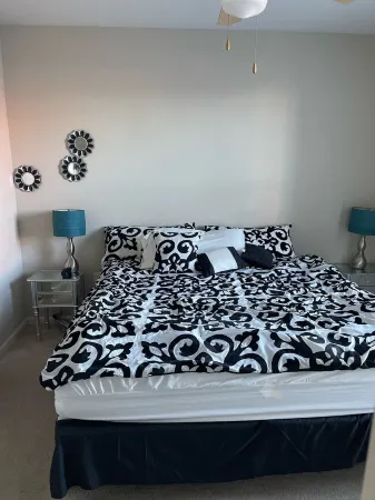 10 min away from airport.