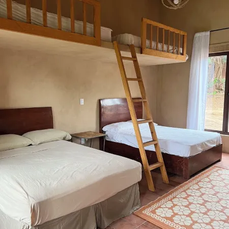 5-bedroom house with spectacular views of Malinalco with WiFi Отели в г. Малиналько