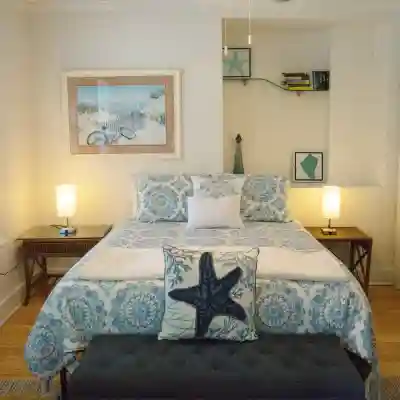Casa Louisa - Xmas in KW! 2 Bed in Old Town - Right Off Duval/Great Front Porch Rooms
