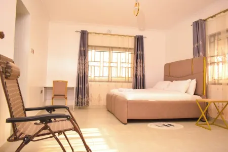 4 bedroom furnished apartment with private garden in Nakuru, Kenya Отели в г. Ронгай