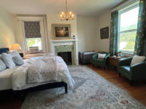 Make Memories: Mountain View Grand 6Br 3BA LaVale Home, 15 Min to Rocky Gap Hoteles en La Vale