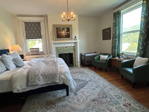 NEW ON VRBO Mountain view Grand 6BR 3BA Large Home in LaVale, 15min to Rocky Gap