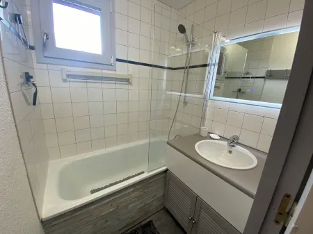 south-east apartment with superb corner balcony and separate entrance! Отели в г. Лез Аванше-Вальморель