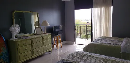 Special Rates! - Sunset Beach Luxury Condo: Gulf Views, Sleeps 6, Beachfront