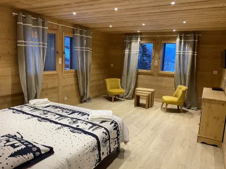 Individual chalet for 15 people
