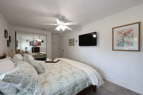 Havana Nights Honeymoon: King Bed, Sofabed, Patio & Wi-Fi – Book Your Escape! Hotels in McGregor