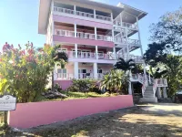 Sleep up to 10 guests in Utila apt with Caribbean Ocean views Hotels in Utila