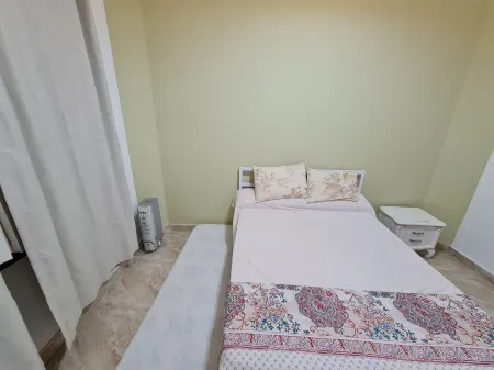 2 BR Apt in city center, Alexandria sea side Отели рядом с достопримечательностью «Eliahu Hanady Synagogue»
