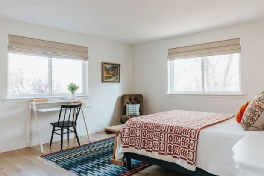 One Block to Pearl Street monthly rental-Digital Nomad's dream