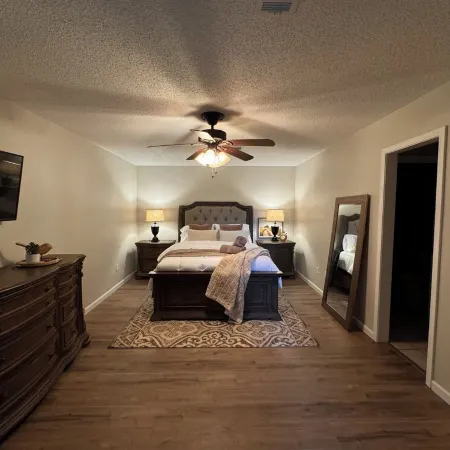 Guest Favorite, Charming Home Near I-40 & I-540 and Near Ft. Smith