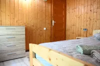 Family-Friendly Retreat with Hot Tub and Draft Beer - 5 Mins from Bear's Lake! Hotel a Sovata