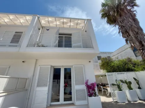 Salento Villa 300 m from the sea in Porto Cesareo with parking space 5+1 beds