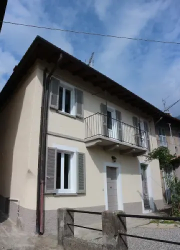 Traditional Piazza Home/Balcony/ Private Garden