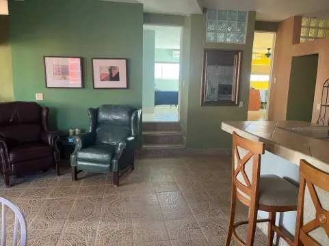 Colorful 2nd floor apartment