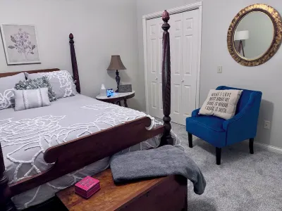 Terry Townhouse Two Hotels near Onyx Cave and Rock Shop