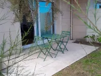 Studio en Front de mer Avec Jardin et Parking. Animal de Compagnie Accepté Hotels in Ouistreham