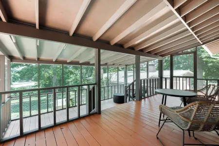 Serene Lake Oasis ~ King Bed