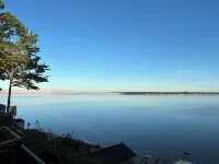 Charming 4-bedroom lakefront cottage in Lake City on beautiful Lake Missaukee