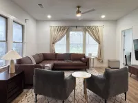 Denton Newly Renovated 4bed 3bath 2washer/dryers