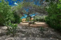 Secluded Villa with Pool3Min to Beachfree Utilities