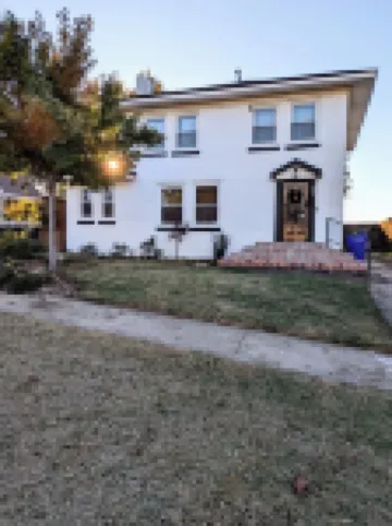 Restored 1935, 3-bedroom house, less than a mile to campus & downtown