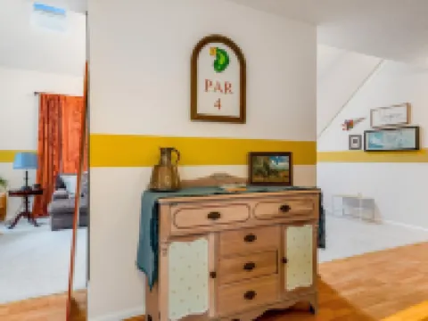 Massanutten Mountain Retreat: Hot Tub, Game Room & Yard Hotels in Massanutten