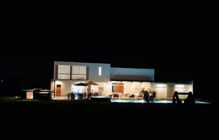 Playa Campo Ecological House of 5,500 m2 for 20 people Отели в г. Чилька