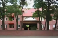 Parkside International Hotel Hotels near The Gate