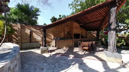 Complete house with swimming pool and steam sauna on one of the most beautiful beaches in Brazil.